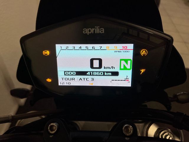 aprilia - dorsoduro-900