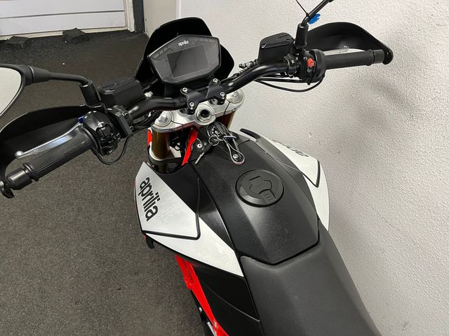 aprilia - dorsoduro-900