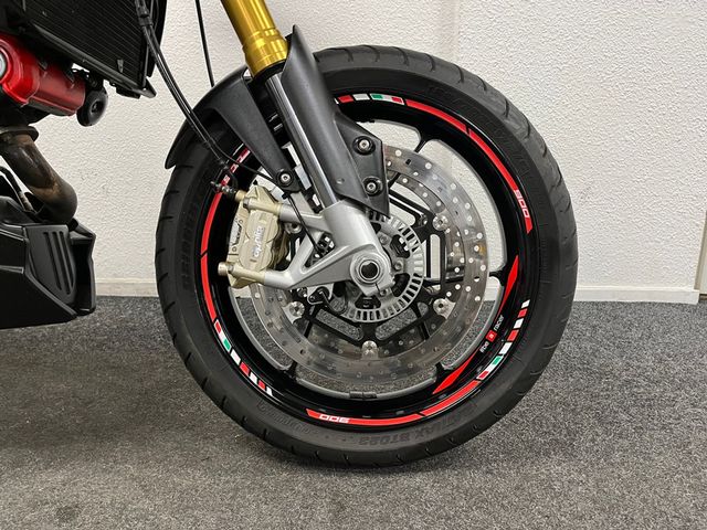 aprilia - dorsoduro-900