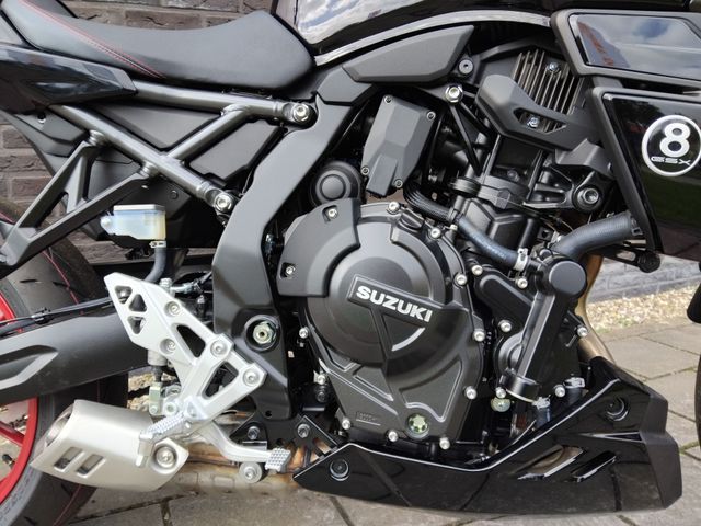 suzuki - gsx-8tt