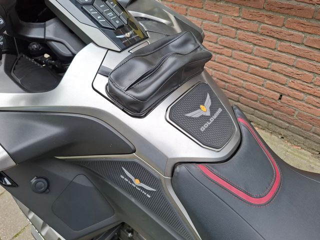 honda - gl-1800-goldwing-bagger