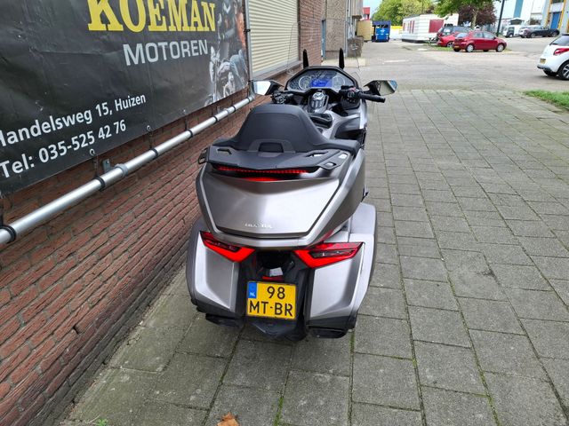 honda - gl-1800-goldwing-bagger