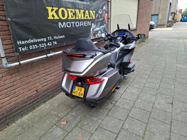 honda - gl-1800-goldwing-bagger
