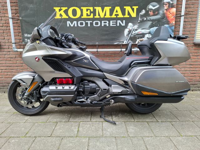 honda - gl-1800-goldwing-bagger