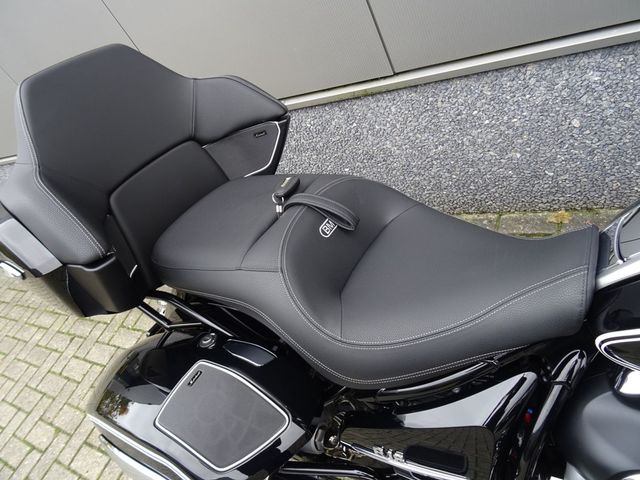 bmw - r-18-transcontinental