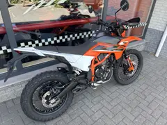 KTM 125 Enduro R 2025 nieuw – foto 3 van 3