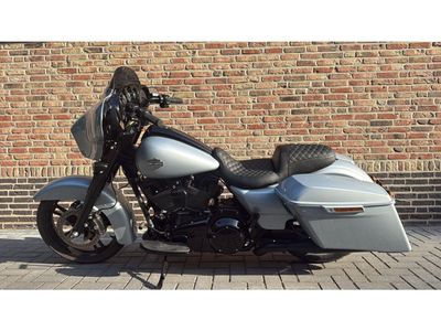 HARLEY-DAVIDSON STREET GLIDE FLHX – foto 4