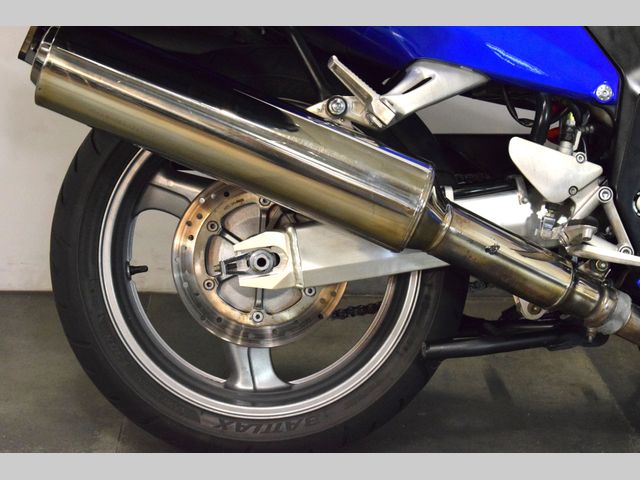 honda - cbr-1100--xx-super-blackbird