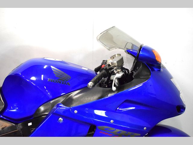 honda - cbr-1100--xx-super-blackbird