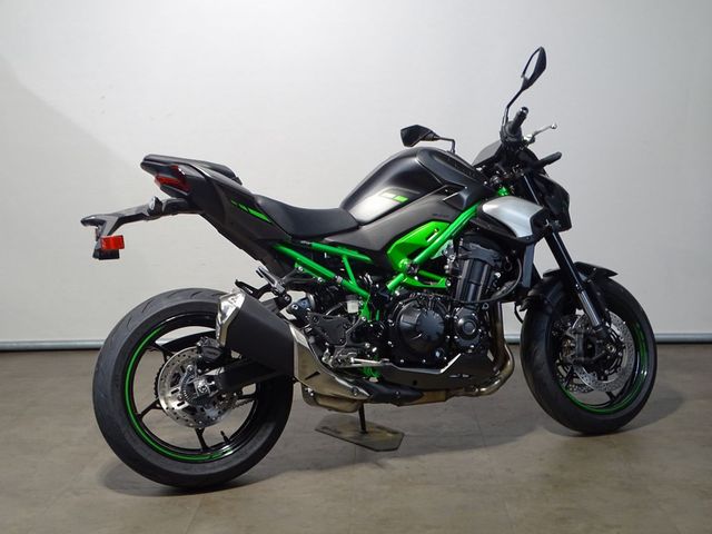 kawasaki - z900