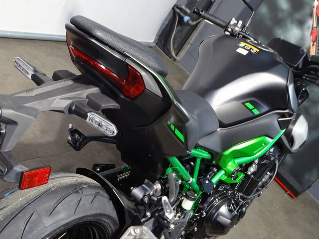 kawasaki - z900