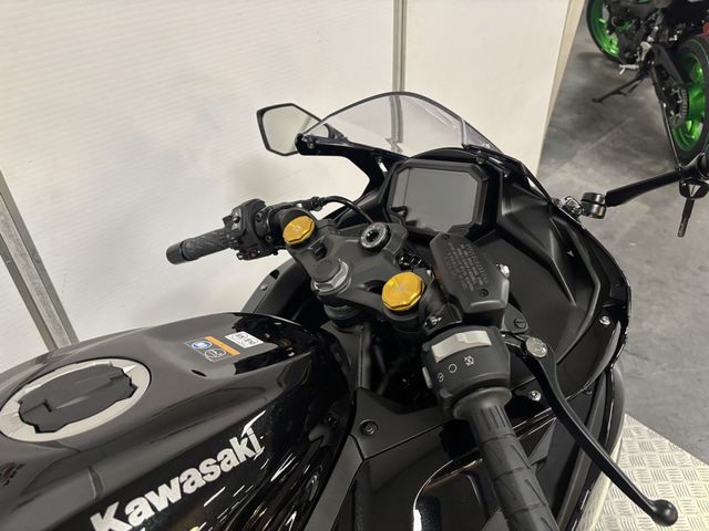 kawasaki - ninja-zx-4rr