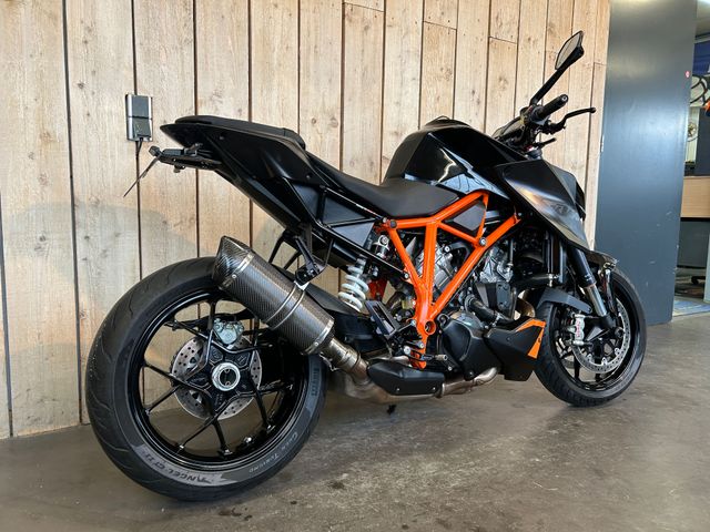 ktm - 1290-super-duke-r