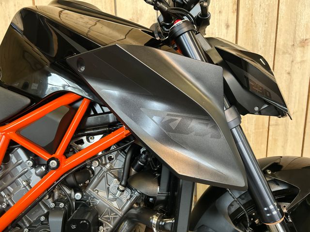 ktm - 1290-super-duke-r