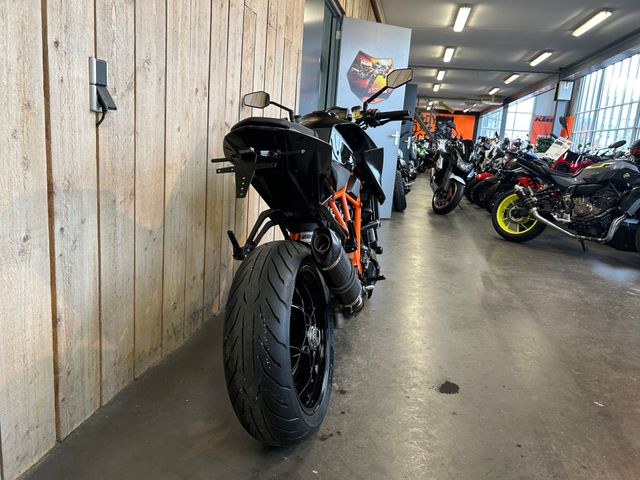 ktm - 1290-super-duke-r