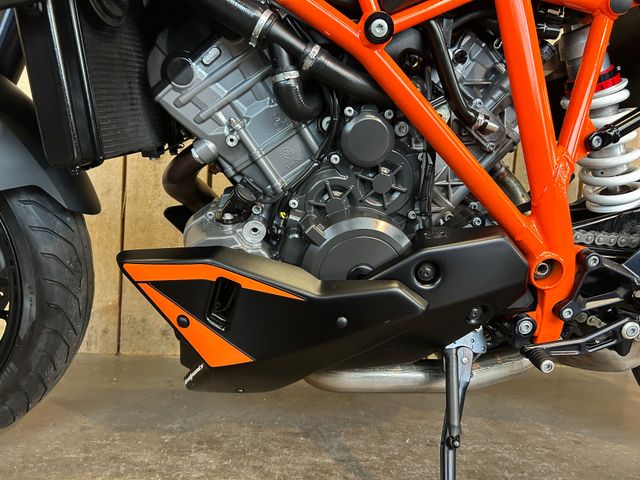 ktm - 1290-super-duke-r
