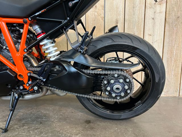 ktm - 1290-super-duke-r