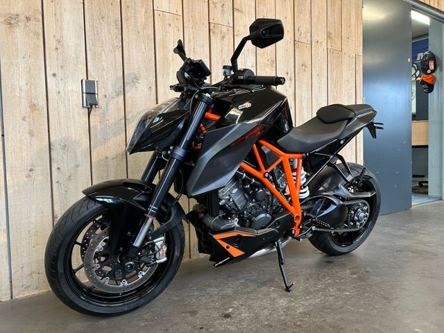 ktm - 1290-super-duke-r