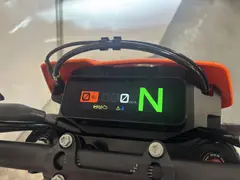 KTM 690 SMC R 2026 nieuw – foto 4 van 4