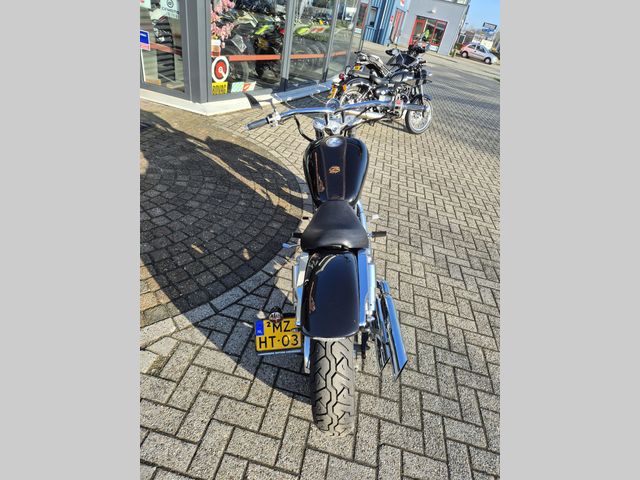 suzuki - vz-800-marauder-lc