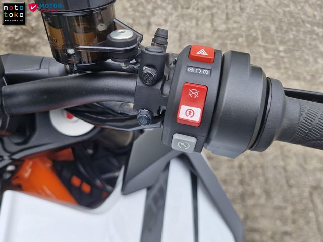 ktm - 1290-super-duke-r