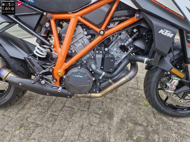 ktm - 1290-super-duke-r