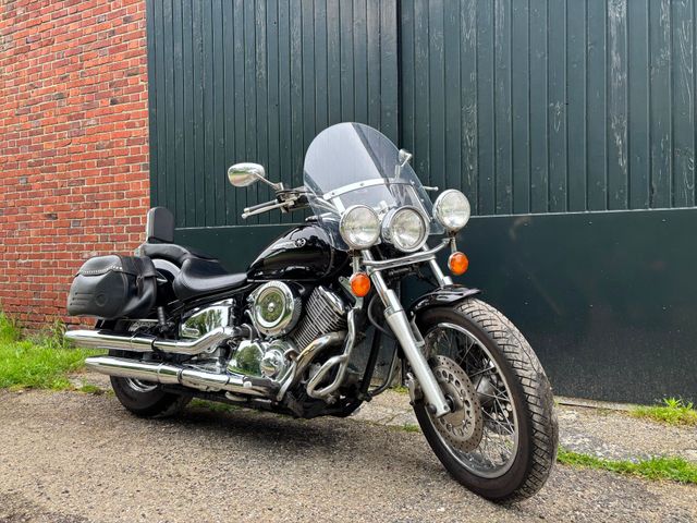 yamaha - xvs-1100-a-dragstar-classic