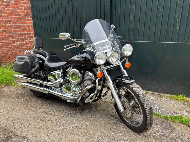 yamaha - xvs-1100-a-dragstar-classic