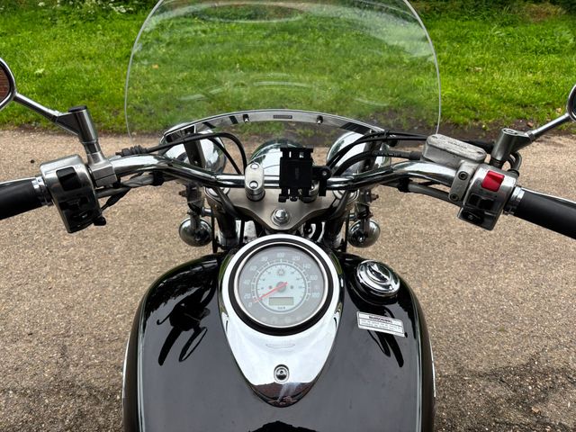 yamaha - xvs-1100-a-dragstar-classic