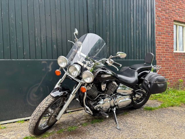 yamaha - xvs-1100-a-dragstar-classic