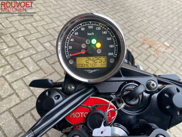 moto-guzzi - v-7-stone