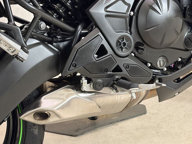 kawasaki - versys-650-grand-tourer