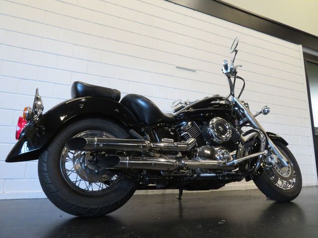 yamaha - xvs-1100-a-dragstar-classic