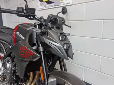 SUZUKI GSX-8S – foto 4