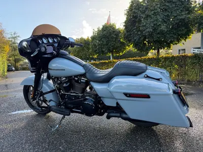 HARLEY-DAVIDSON STREET GLIDE SPECIAL FLHXS – foto 2