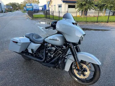 HARLEY-DAVIDSON STREET GLIDE SPECIAL FLHXS – foto 4