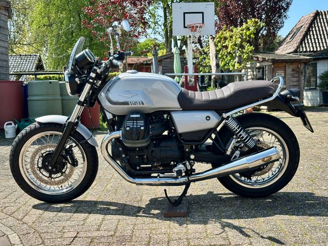 moto-guzzi - v-7-special