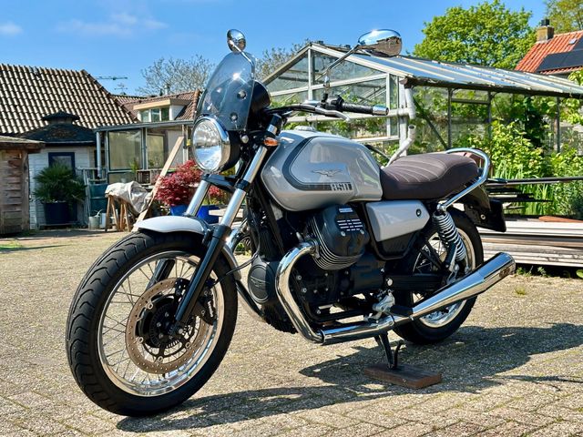moto-guzzi - v-7-special