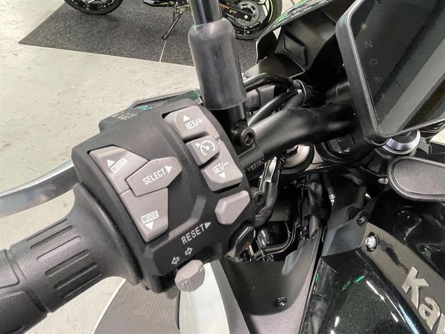 kawasaki - z900