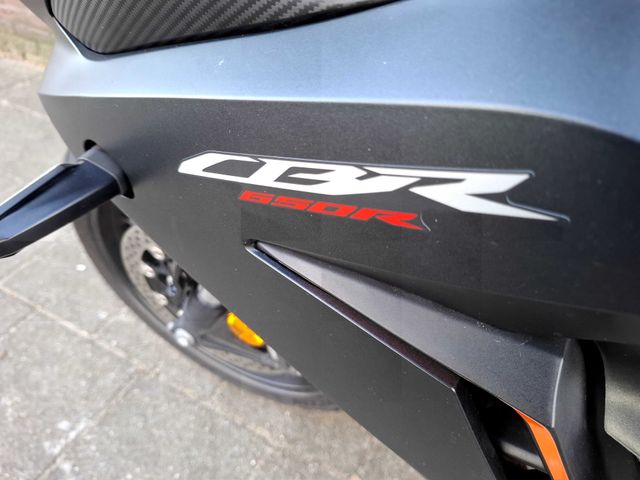honda - cbr-650-r