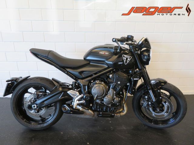 triumph - trident-660