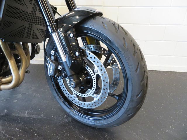 triumph - trident-660