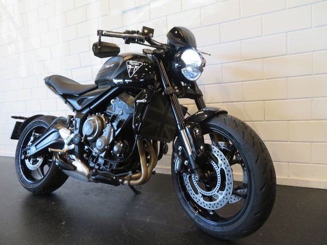 triumph - trident-660