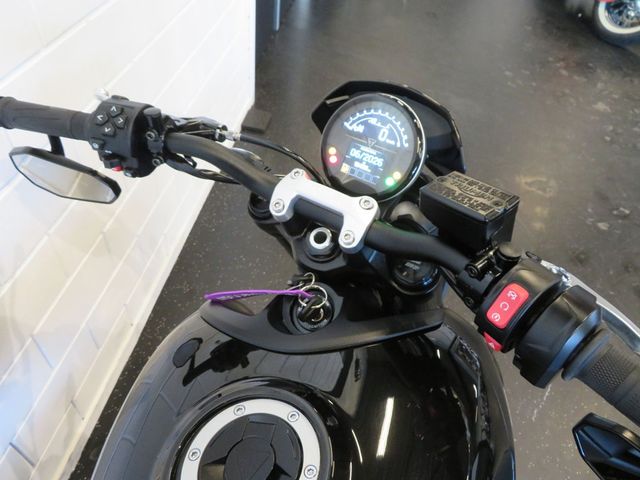 triumph - trident-660