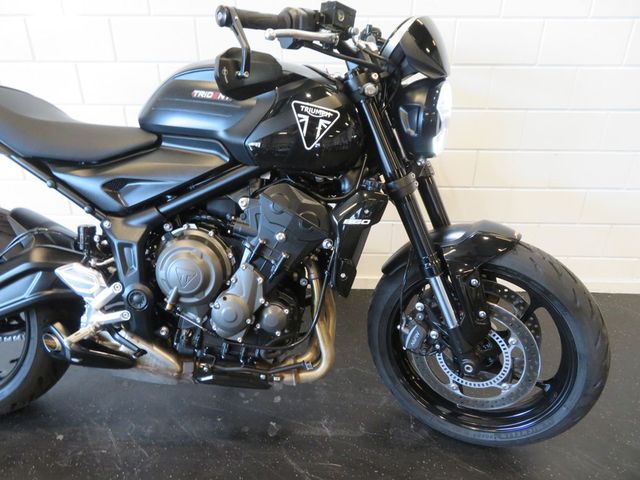 triumph - trident-660