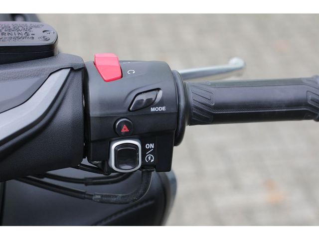 yamaha - tmax-tech-max