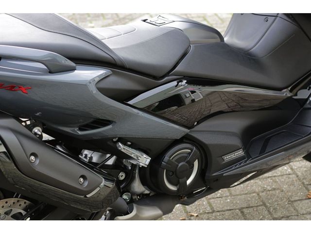 yamaha - tmax-tech-max