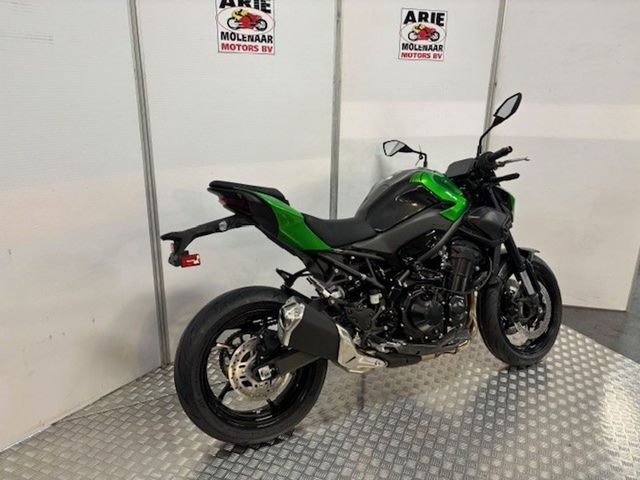 kawasaki - z900