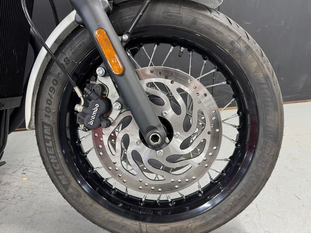 triumph - bonneville-t-120-black