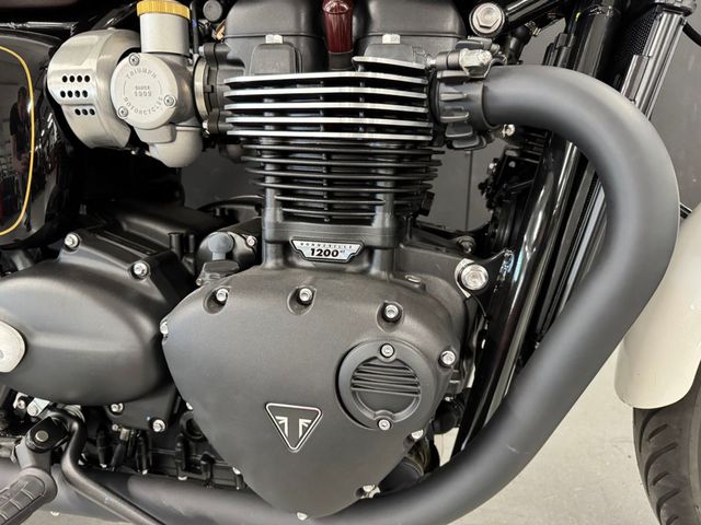 triumph - bonneville-t-120-black